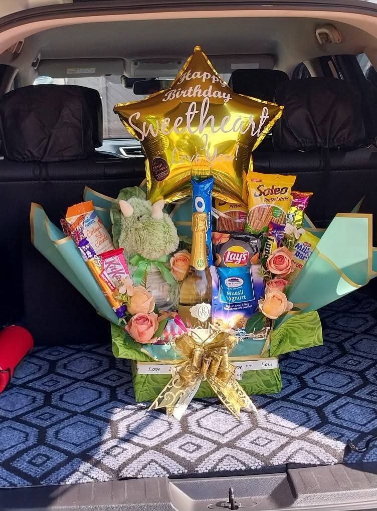 Royal Hibiscus gift hamper